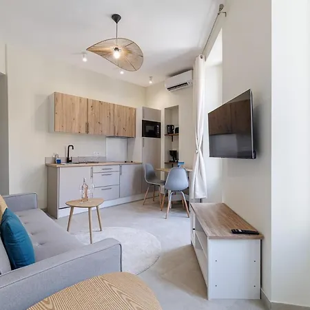 T2 Situe Au Centre-ville De Νίκαια