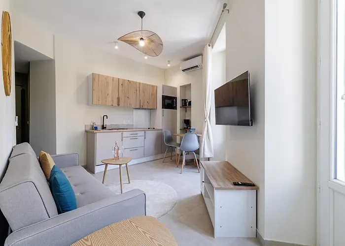 T2 Situe Au Centre-ville De Νίκαια