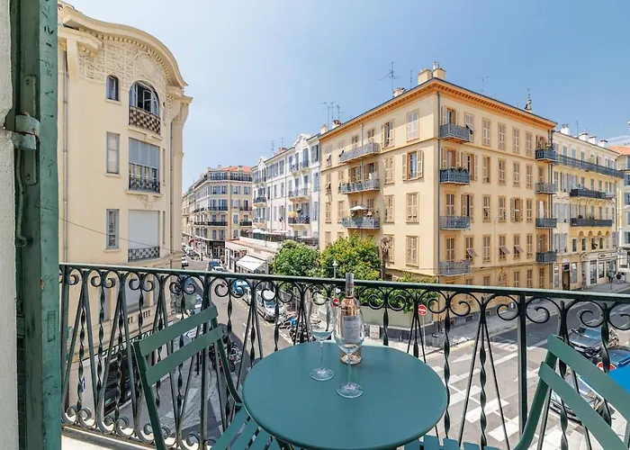 Διαμέρισμα T2 Situe Au Centre-ville De *