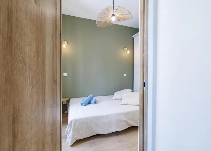 T2 Situe Au Centre-ville De Νίκαια