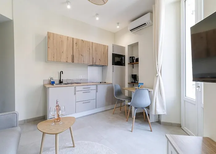 Διαμέρισμα T2 Situe Au Centre-ville De *