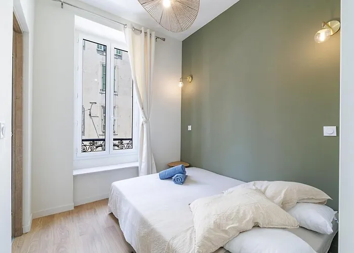 T2 Situe Au Centre-ville De Νίκαια